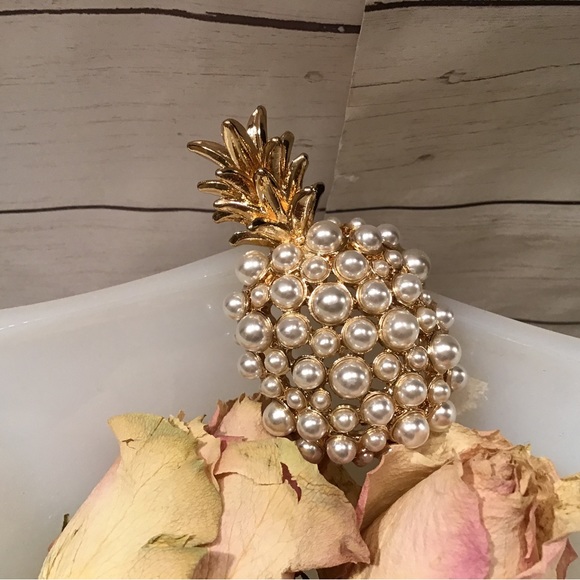 Banana Republic Pineapple - Picture 4 of 5